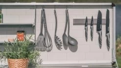 Outwell Magante Campingkeuken - Grijs 22 Outwell Magante Campingkeuken - Grijs -Speciaalzaak Voor Kampeerartikelen 1068 1900 5709388129598 magante keukentafel feature photo13