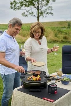 NomadiQ Draagbare Gasbarbecue - Zwart -Speciaalzaak Voor Kampeerartikelen 1900 1267 mvd0748 1