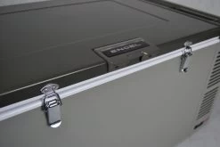 Engel MD60F Compressor Koelbox - 60 Liter -Speciaalzaak Voor Kampeerartikelen 1900 2849 md60f verschluss detail