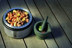 Cobb Premier Houtskoolbarbecue - Grijs 15 Cobb Premier Houtskoolbarbecue - Grijs -Speciaalzaak Voor Kampeerartikelen cobb premier