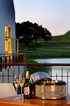 Cobb Premier Houtskoolbarbecue - Grijs 14 Cobb Premier Houtskoolbarbecue - Grijs -Speciaalzaak Voor Kampeerartikelen cobb premier 4